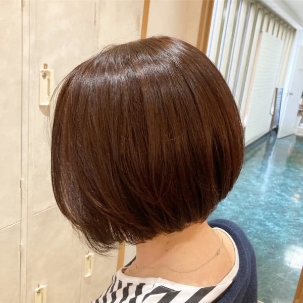 前下がりボブスタイル