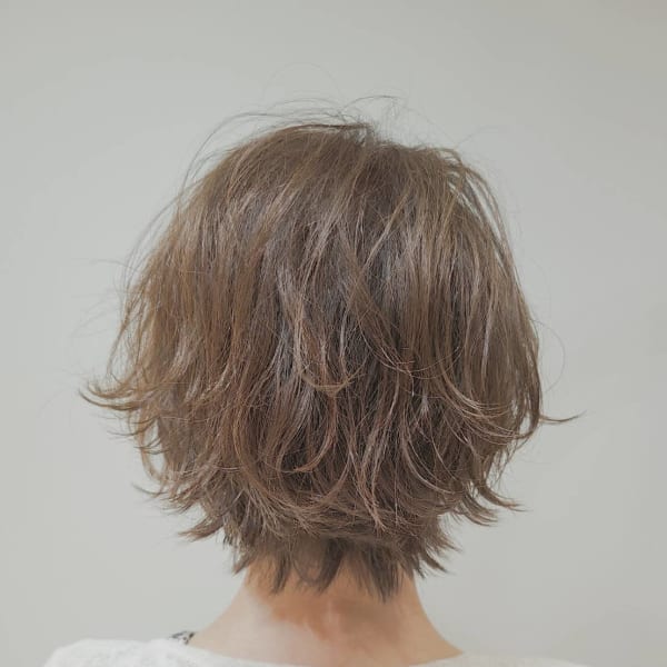 外ハネやわらかショートボブ