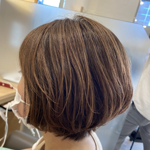 ショート × 明るい白髪染め