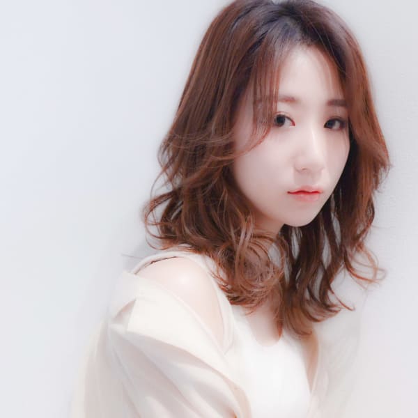  小顔に見せる韓国風オルチャンヘア