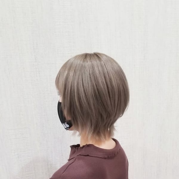 ショートウルフ×グレージュカラー