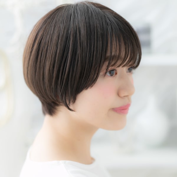 シースルーバング黒髪丸みショート大人ボブ ダークアッシュ