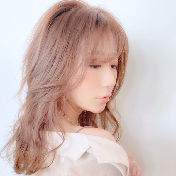 透明感ミルクティーカラー×レイヤーカット