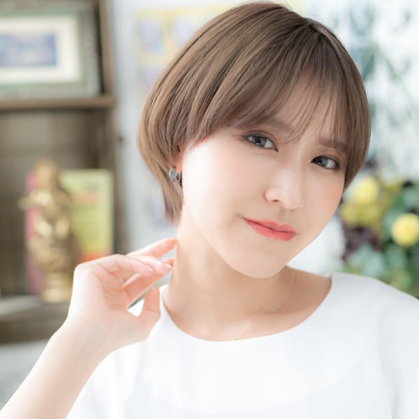 バレイヤージュ外国人風前下がりマッシュボブ　エアストレート