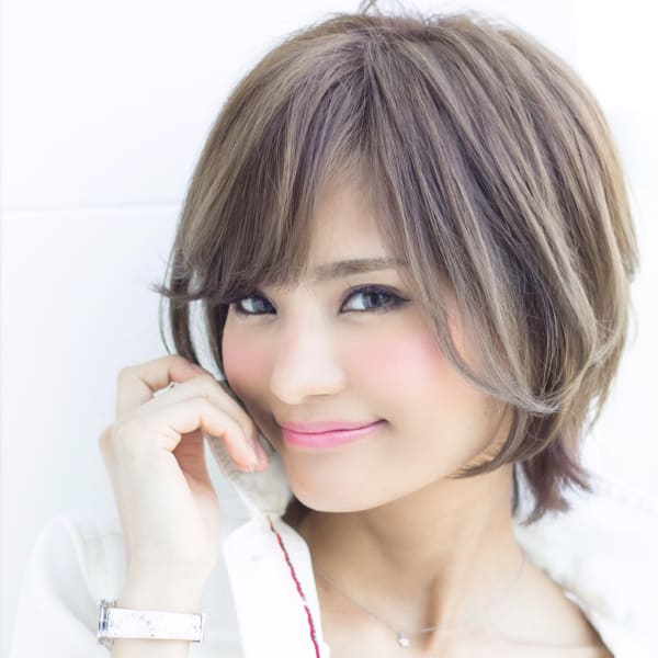 大人可愛い♯ラフ感ショートボブ♯耳掛けレイヤーボブ