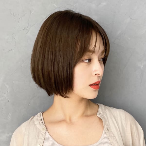 大人可愛い耳掛け前下がりショートボブ♯丸みショート|florita