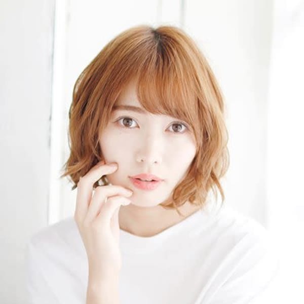 透け感カラーのゆるミックスカールボブ|越谷レイクタウン美容院 髪質改善 個室美容室 suavis salon HANARE