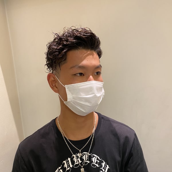 スキンフェード×スパイラルパーマ