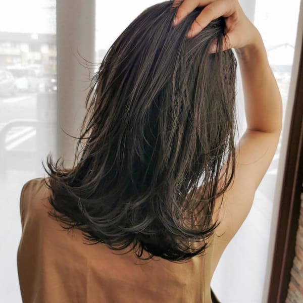 イルミナカラー×ダークグレージュ