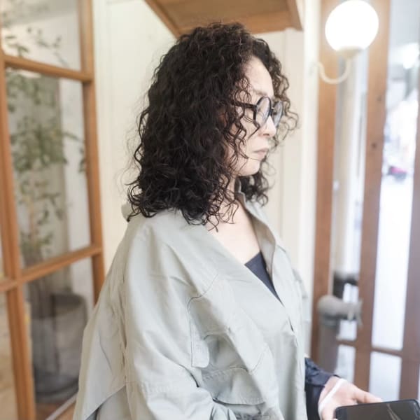 《e's中目黒美容室》個性派70sハードパーマ【Genta】