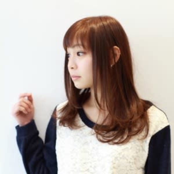ナチュラルストレート 透明感のあるラベンダーブラウンカラー