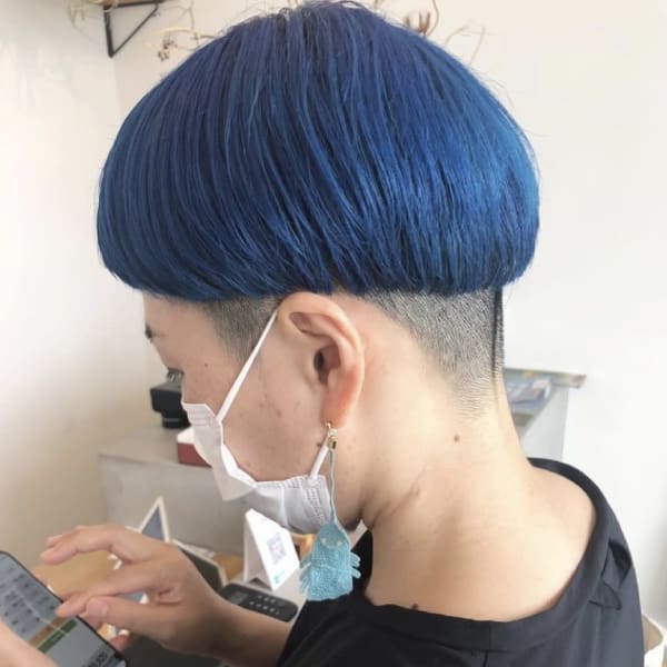 ブリーチダブルカラーマッシュスタイル刈り上げショート