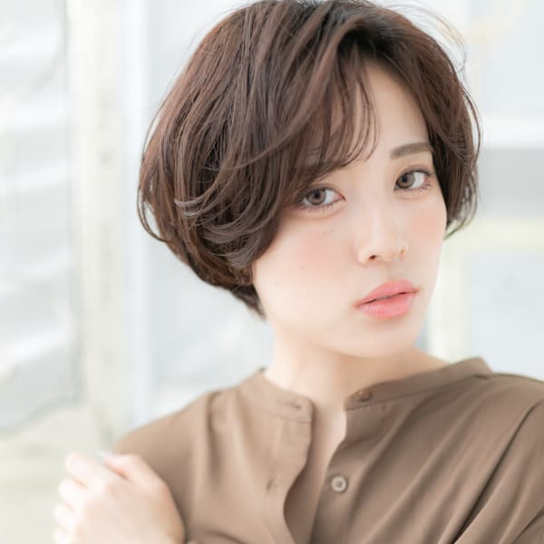 大人かっこいいくせ毛風小顔マッシュショート　オーガニックカラ