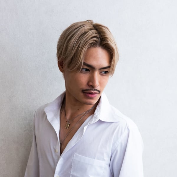 大人の男の色気×アレンジ自在の旬なセンターパート