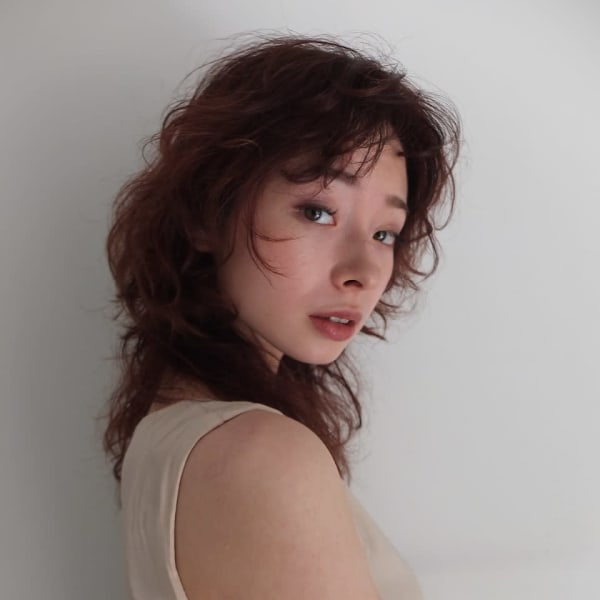 クールなミディアムウルフスタイル