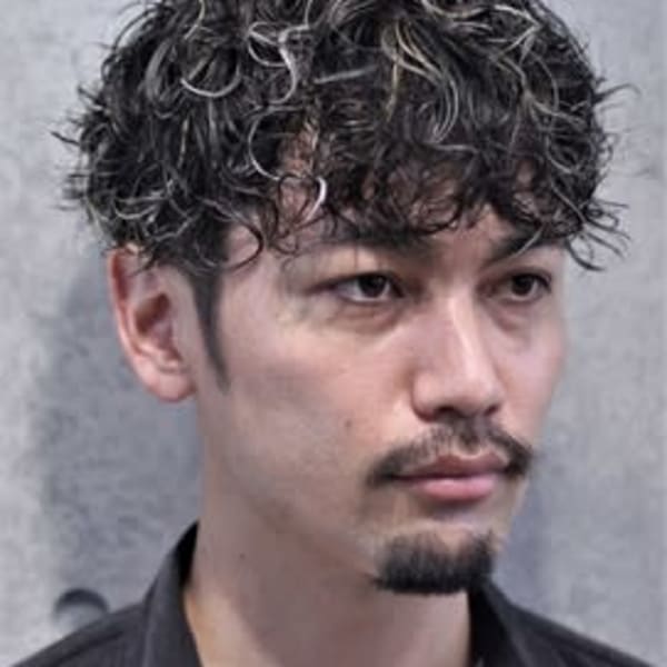 【GUZZLE OTA】ハイライトスパイラル無造作マッシュ|GUZZLE 太田店