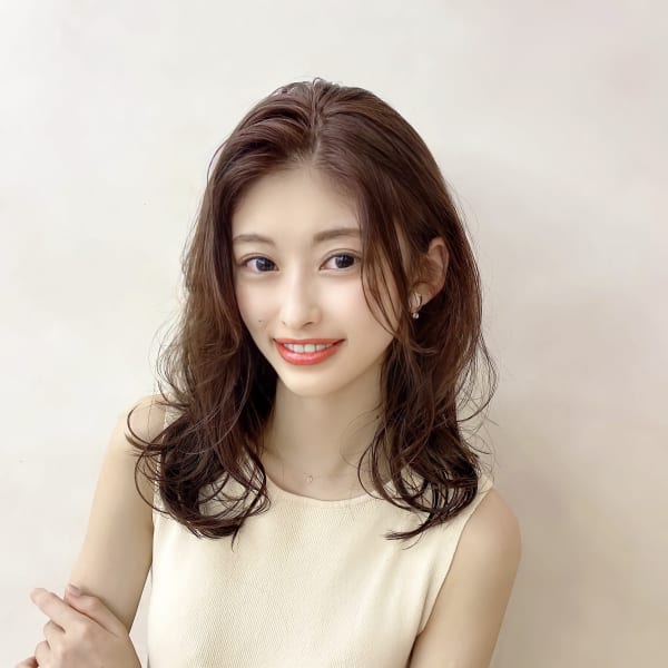 【金沢】逆三角顔カバー　大人カワイイ　小顔　くびれミディ