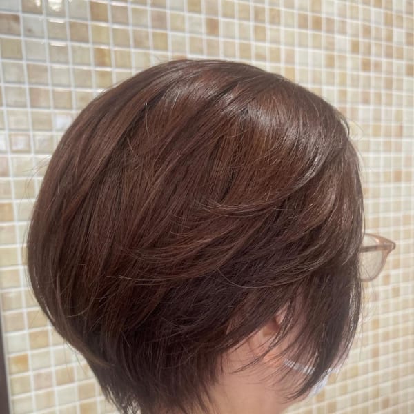 ショートボブ×上品暗めベージュブラウン