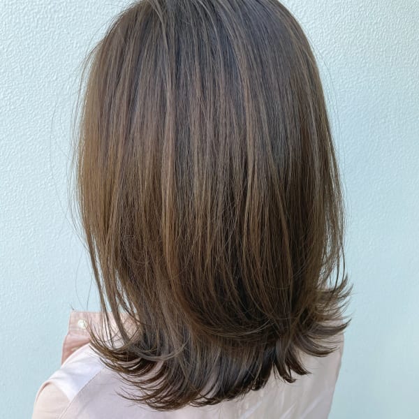 くすみベージュ