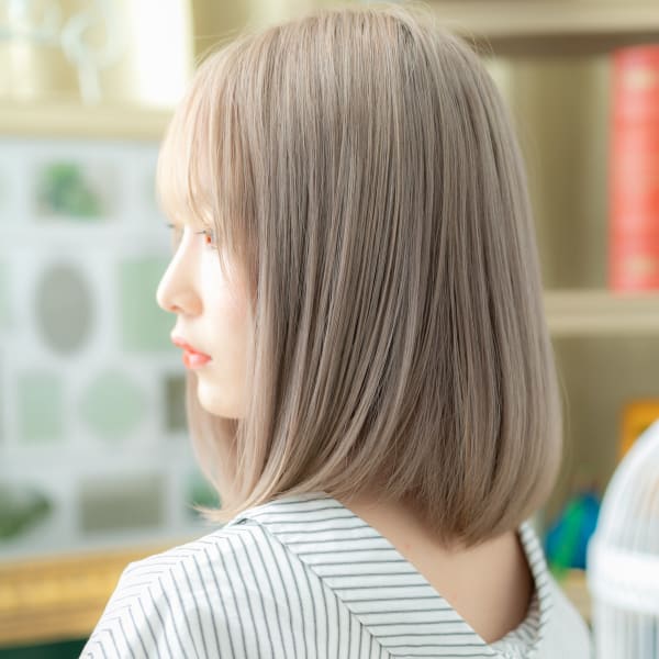 外国人風ダブルカラーエアストレートロブヘア 鎖骨ミディアム