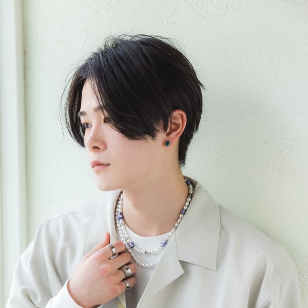 黒髪センターパートショート|mit by tree 新宿南口