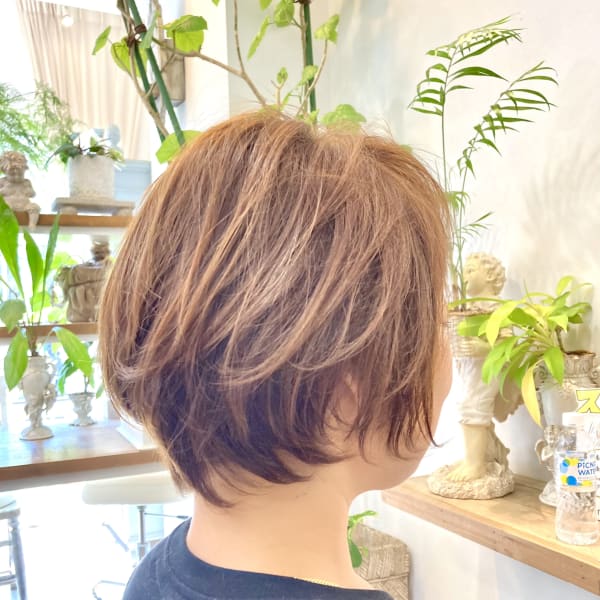柔らかな動きをプラスした、女度アップの大人ボブスタイル