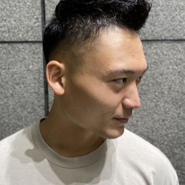 スキンフェードアップバング