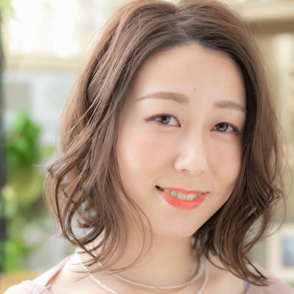 かきあげバング小顔ゆるふわアシンメトリー パーマボブ