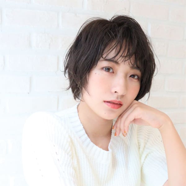 くせ毛風パーマのショートヘア|orgo