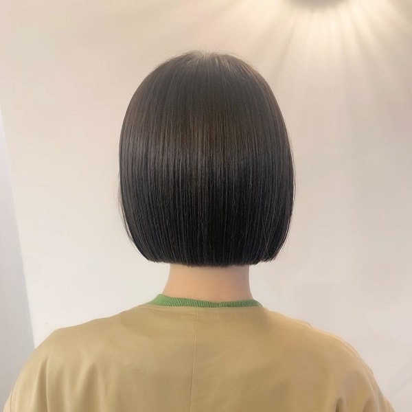 ストレートでタイトに仕上げるミニマムボブスタイル☆
