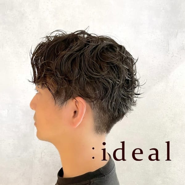 センターパートで、大人メンズのセクシーパーマ☆