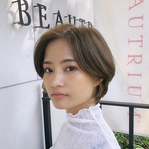 上品な大人のコンパクトショート