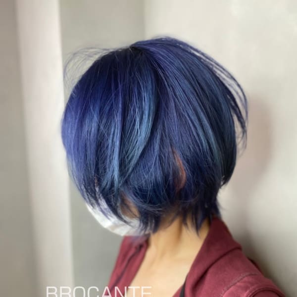 青髪 blue ショートボブ wカラー ハイトーン