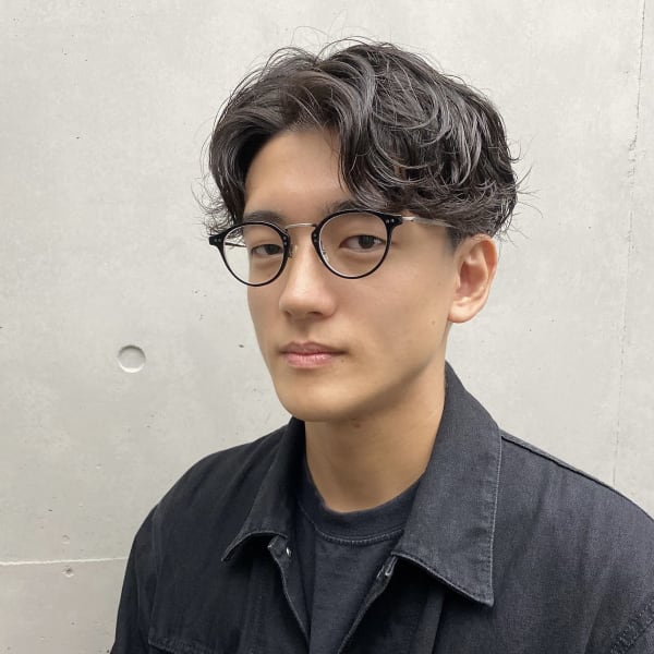 ニュアンスパーマセンターパート 刈り上げ