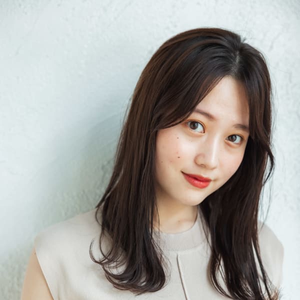 オフィスカジュアル外ハネストレート|mit by tree 吉祥寺