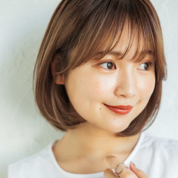 シルバーベージュボブ