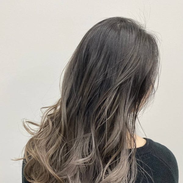 スジ感たっぷりバレイヤージュ