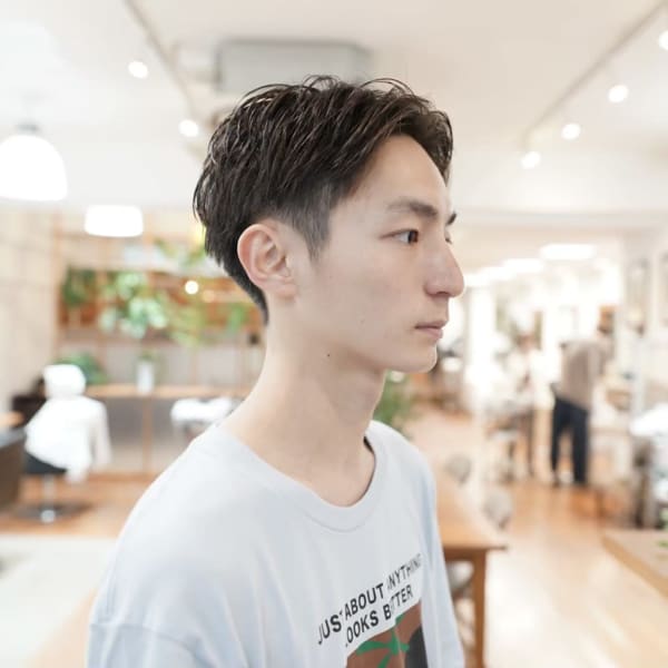 《e's中目黒美容室》動きのあるセンターパートヘア【佐久間】