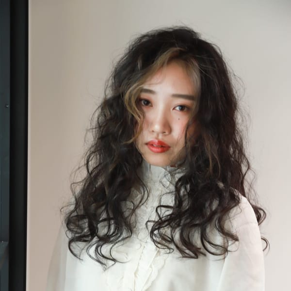 【MIOスタイル】ロングウェーブ×フェイスフレーミング