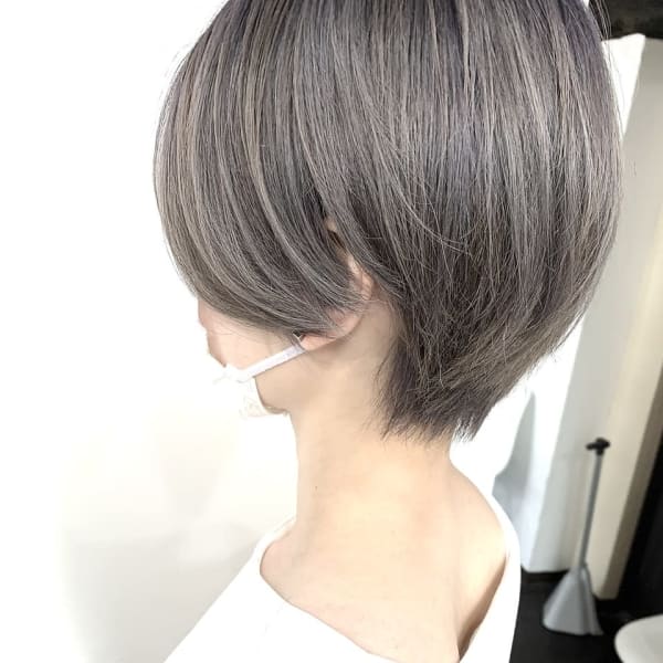 シルバーグレー