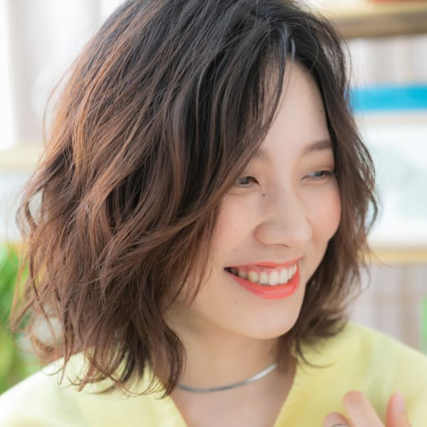 インナーハイライトくせ毛風小顔くびれボブ なみなみウェーブ
