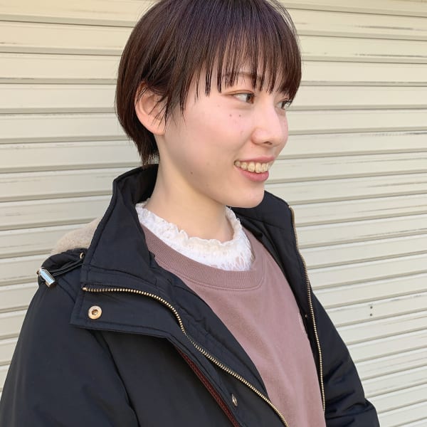 ミニマムに切り込んだマッシュショート|oli