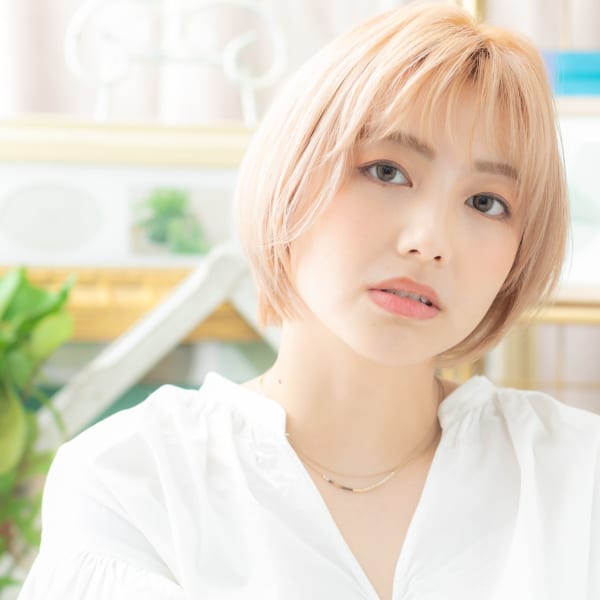 ミルクティベージュ外国人風ウルフマッシュ　眉上バング