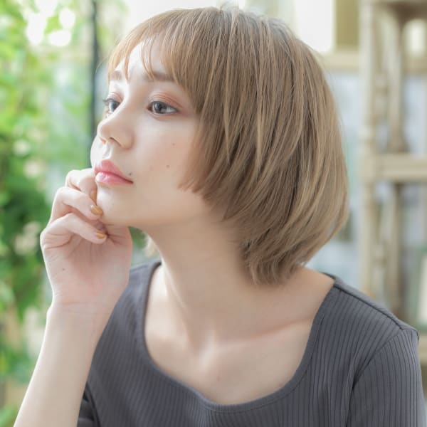 外国人風ミルクティアッシュ小顔ウルフボブ 透けバング
