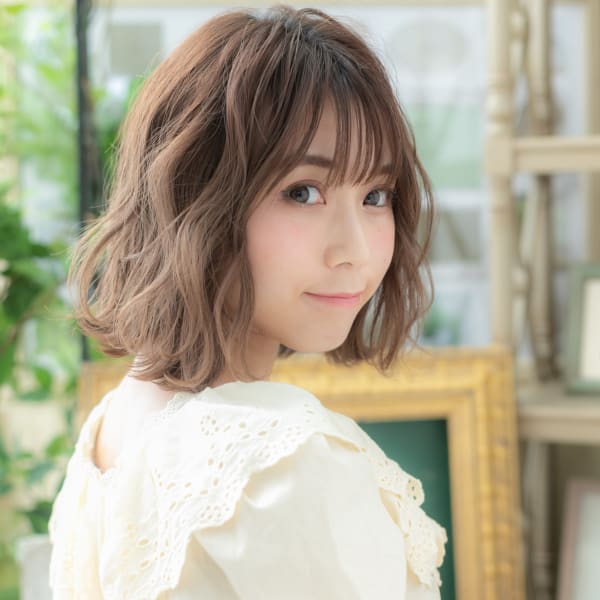 ハイライト外国人風カーキアッシュくびれボブ 結べるボブ