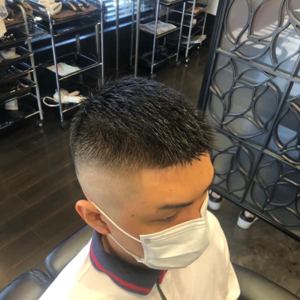 フェードカット　クロップ
