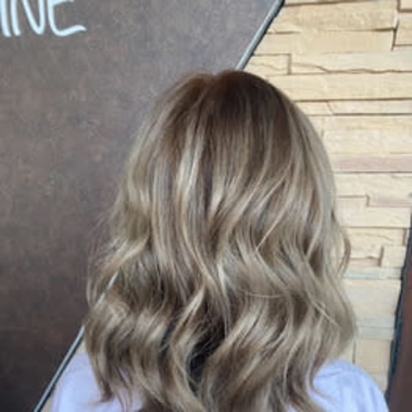 ハイトーングラデーションミルクティーベージュ