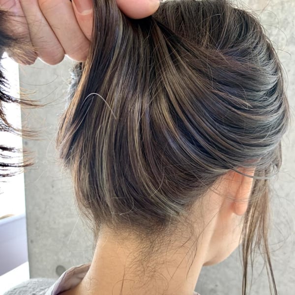 【豊塚】ヘアアレンジしても可愛いインナーハイライトカラー