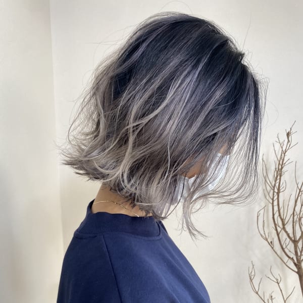 グレージュ×バレイヤージュカラー