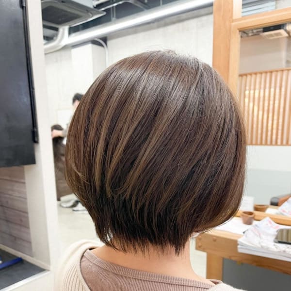 【elua 角床】大人可愛いショートボブ☆グレージュ